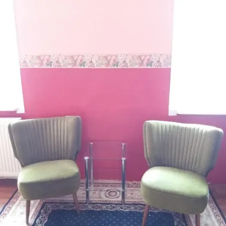 2-raum Mit Kochzeile Und Bad In Schonem Landhaus Appartement *